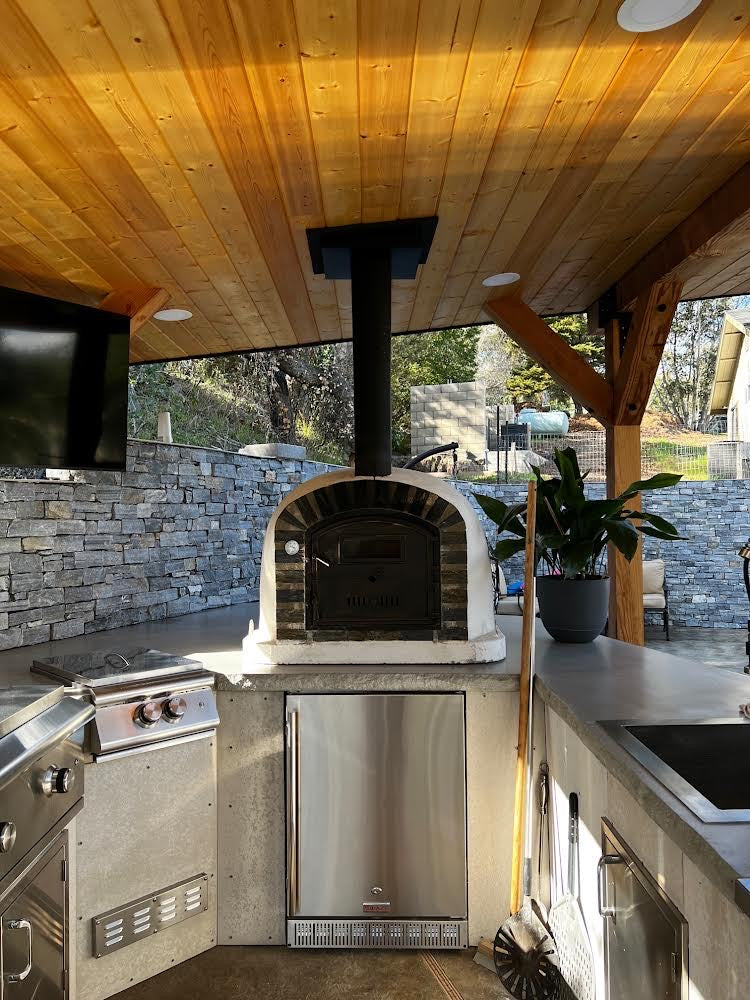 Lisboa Stone Arch Premium Wood-Fired Pizza Oven